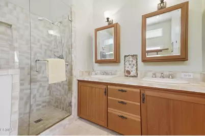 111 S Catalina Street, Ventura, CA 93001 - Photo 23