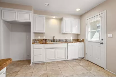 43735 Gadsden Avenue, Lancaster, CA 93534 - Photo 17
