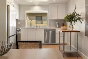 21500 Califa St, Woodland Hills, CA 91367 - Photo 9