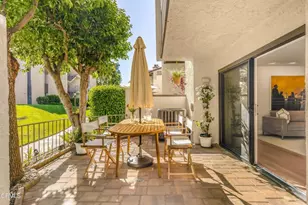 21500 Califa St, Woodland Hills, CA 91367 - Photo 3