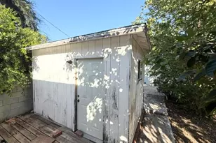 5213 Don Pio Dr, Los Angeles, CA 91364 - Photo 45