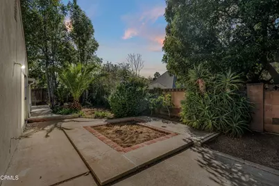 79 N Madrid Avenue, Thousand Oaks, CA 91320 - Photo 41