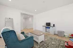 543 San Lorenzo Rd, Ventura, CA 93004 - Photo 31