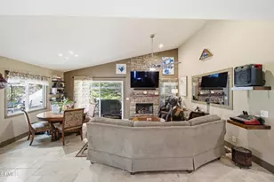6446 San Como Ln, Camarillo, CA 93012 - Photo 9