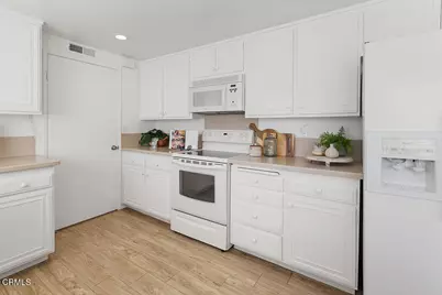 31314 Village 31, Camarillo, CA 93012 - Photo 11