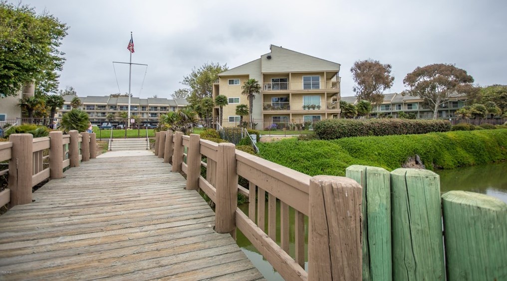 757 Reef Cir, Naval Base Ventura County CA  93041-3521 exterior