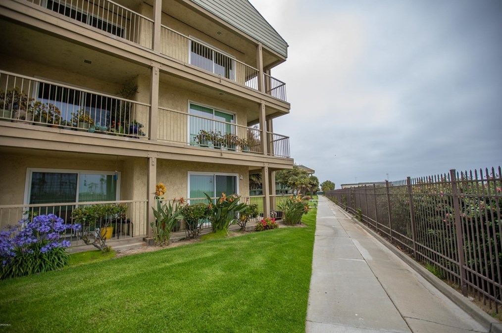 757 Reef Cir, Naval Base Ventura County CA  93041-3521 exterior