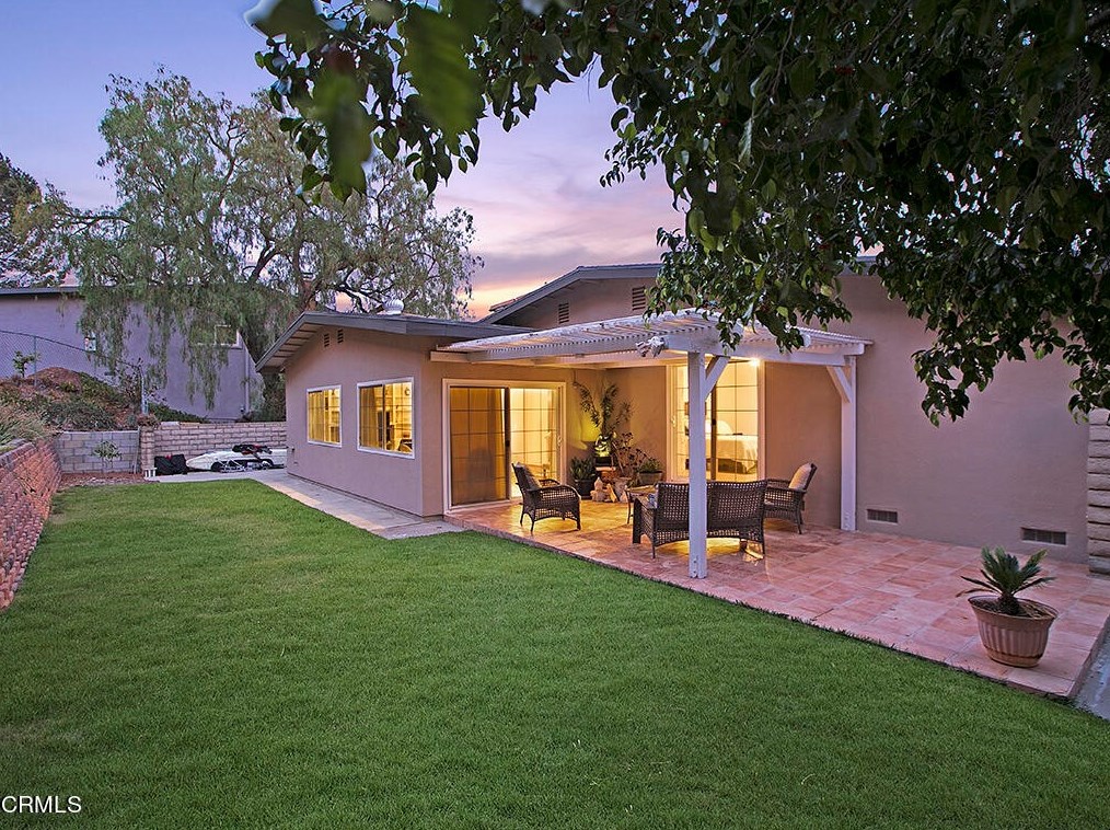 1675 Calle Artigas, Thousand Oaks CA  91360-6812 exterior