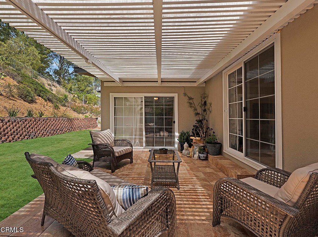 1675 Calle Artigas, Thousand Oaks CA  91360-6812 exterior