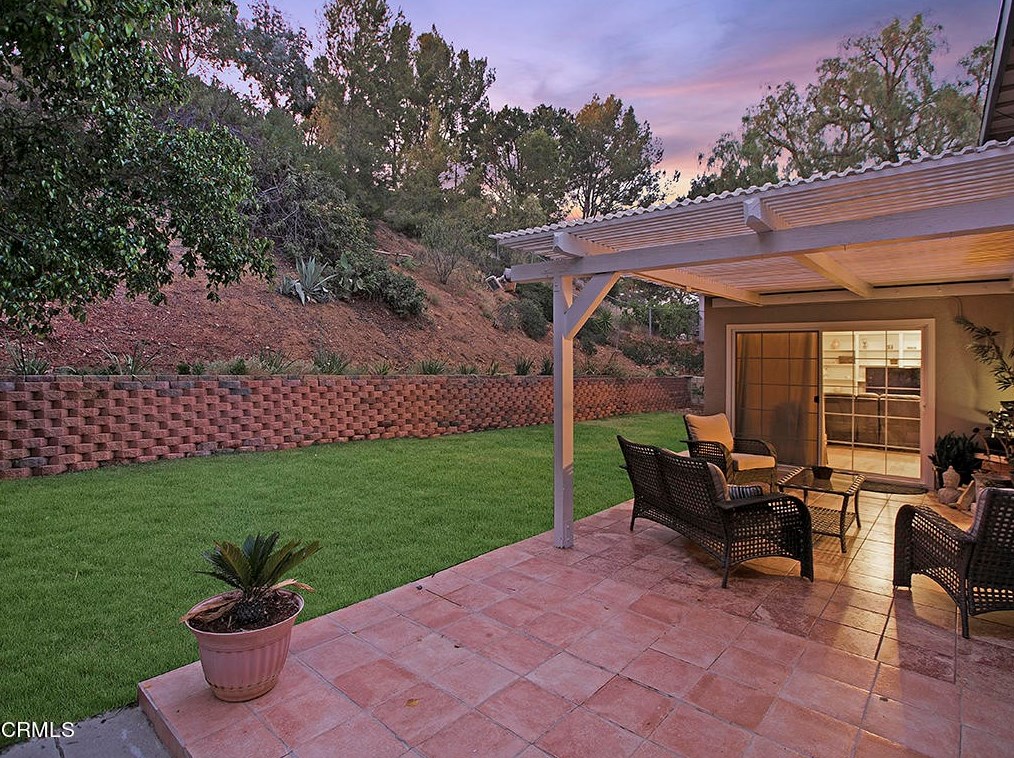 1675 Calle Artigas, Thousand Oaks CA  91360-6812 exterior