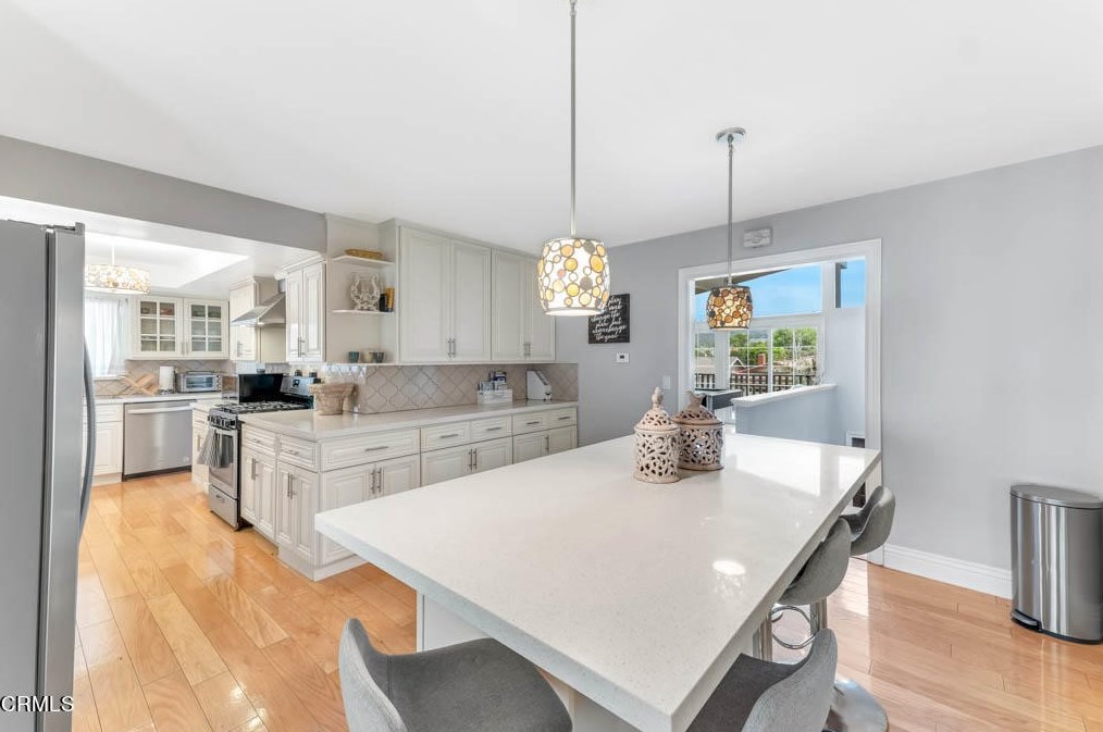 1675 Calle Artigas, Thousand Oaks CA  91360-6812 exterior