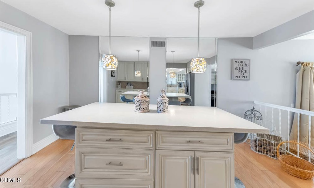 1675 Calle Artigas, Thousand Oaks CA  91360-6812 exterior