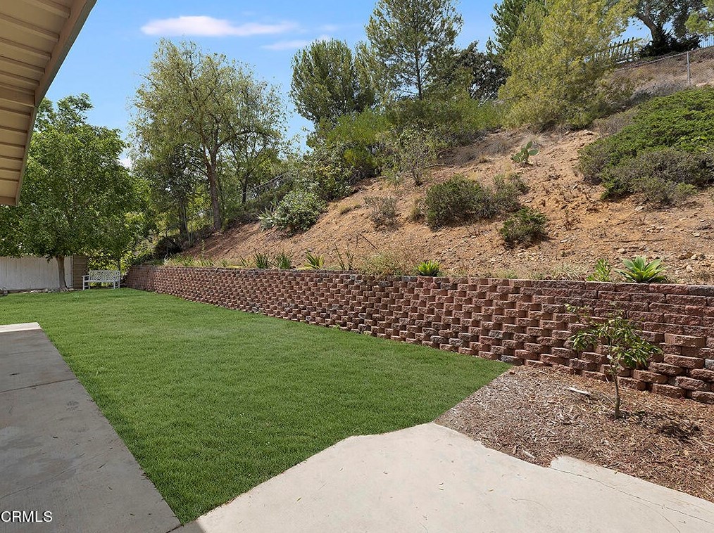 1675 Calle Artigas, Thousand Oaks CA  91360-6812 exterior