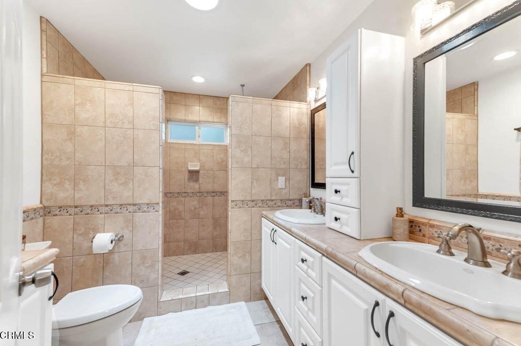 1675 Calle Artigas, Thousand Oaks CA  91360-6812 exterior