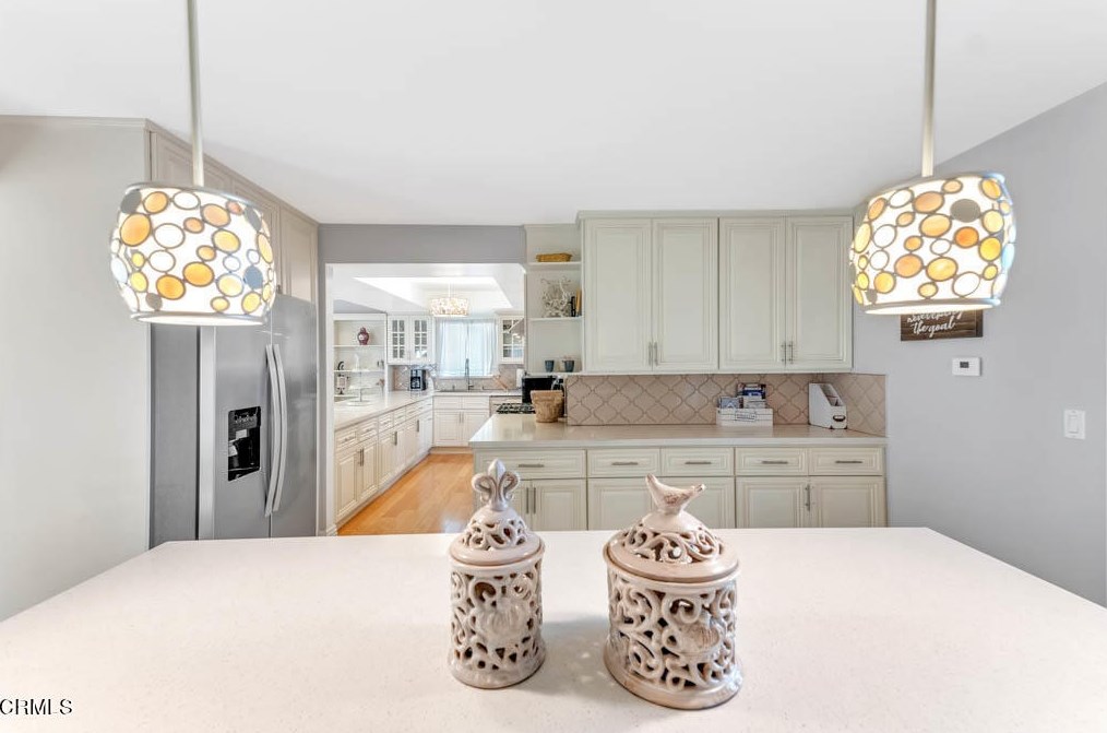 1675 Calle Artigas, Thousand Oaks CA  91360-6812 exterior