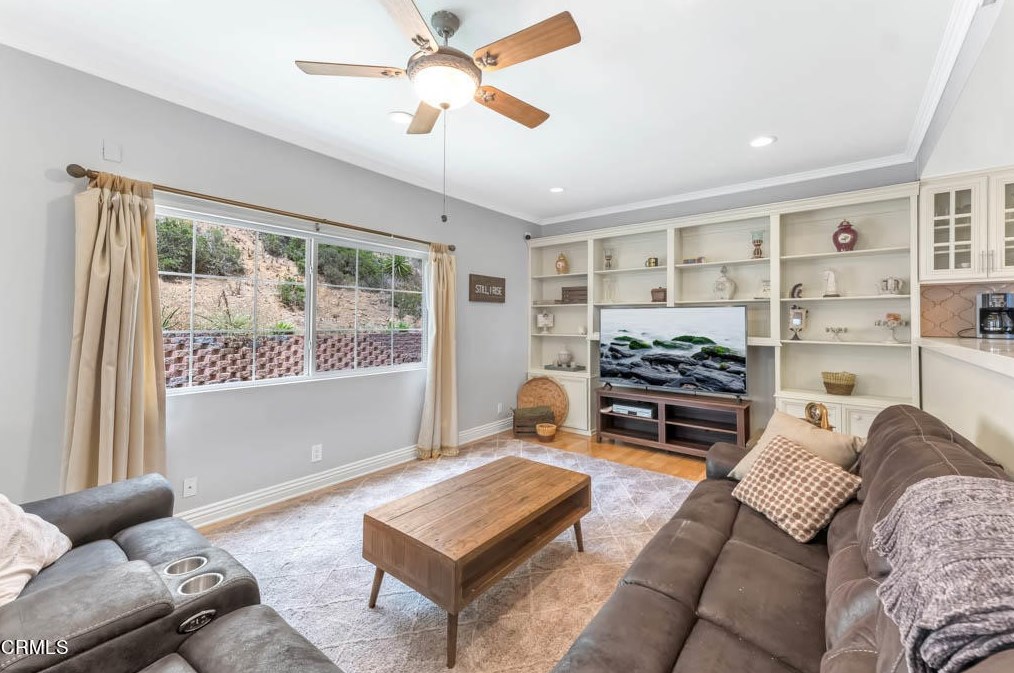 1675 Calle Artigas, Thousand Oaks CA  91360-6812 exterior