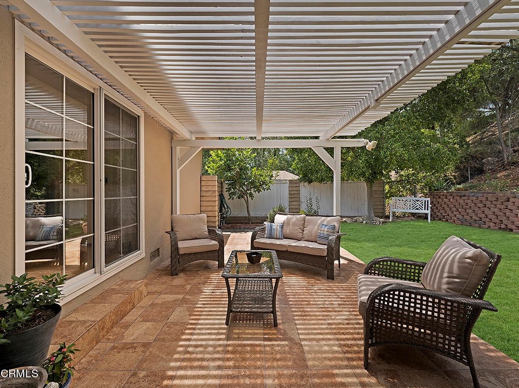 1675 Calle Artigas, Thousand Oaks CA  91360-6812 exterior