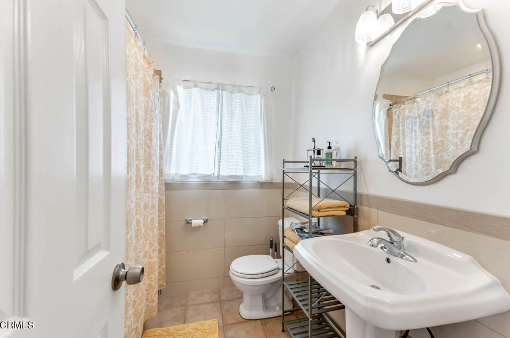 1675 Calle Artigas, Thousand Oaks CA  91360-6812 exterior