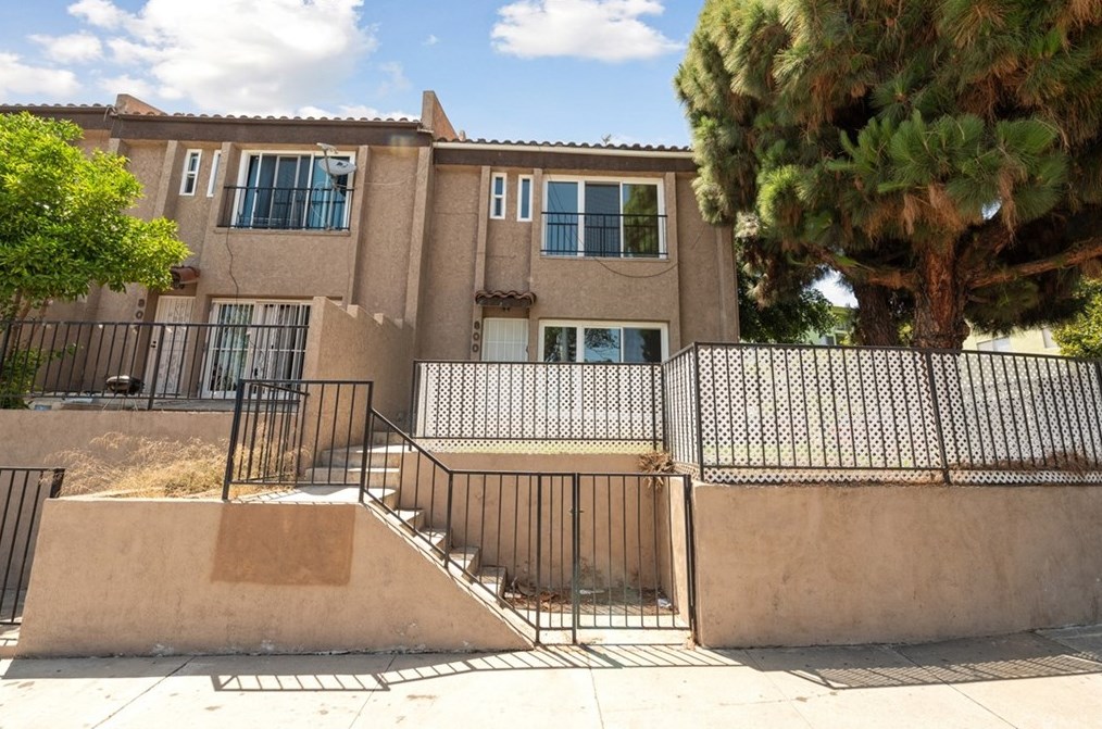 800 El Repetto Dr, Monterey Park CA  91754-5262 exterior
