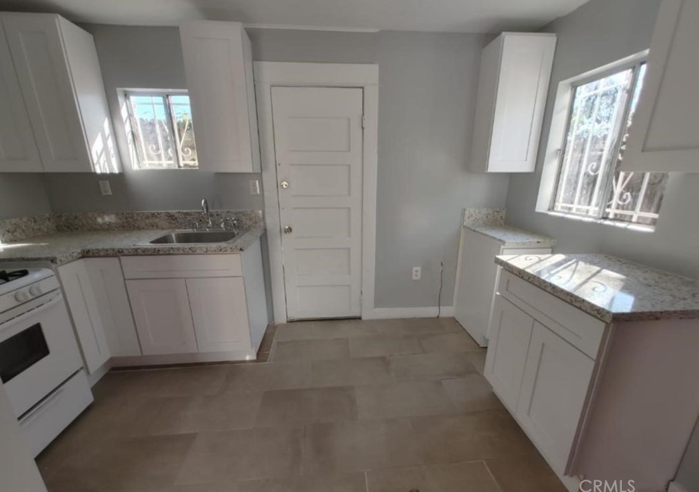 1204 69th St, Los Angeles CA  90001-1634 exterior