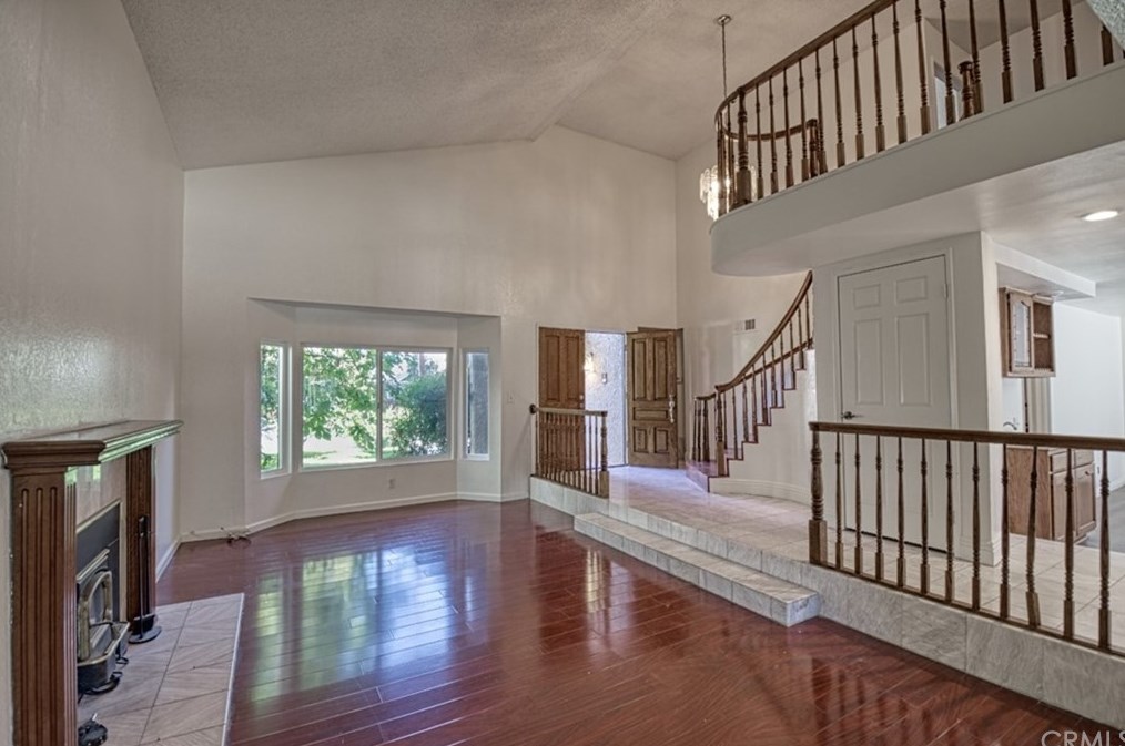 18164 Arminta St, Los Angeles CA  91335-2008 exterior