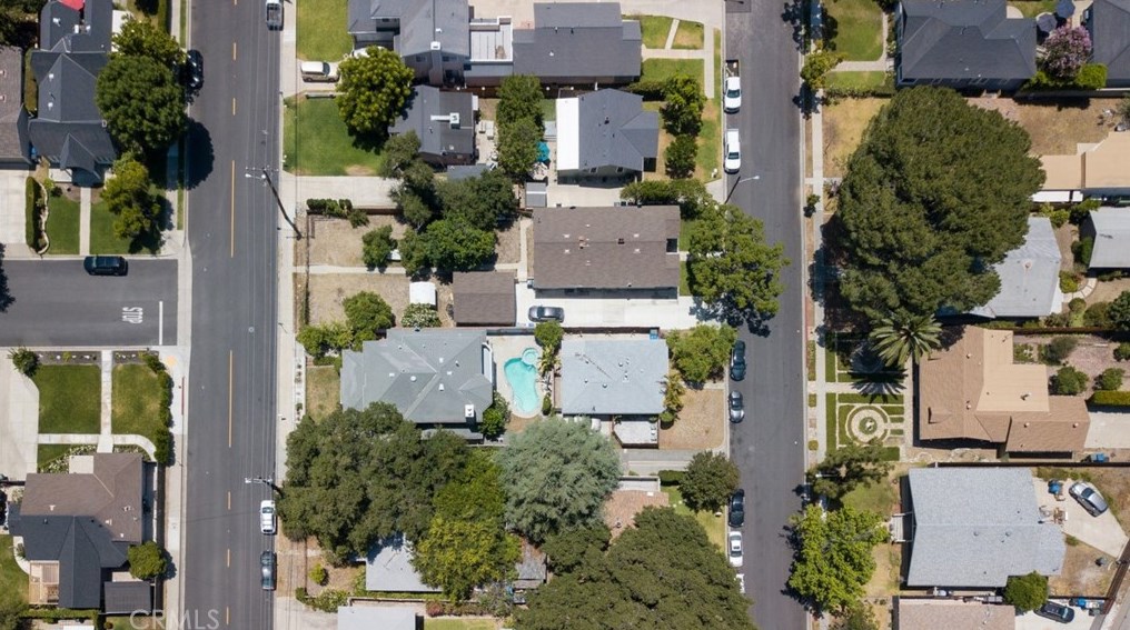 221 Shamrock Ave, Monrovia CA  91016-3026 exterior