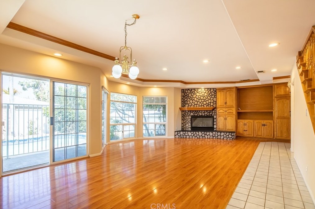 221 Shamrock Ave, Monrovia CA  91016-3026 exterior