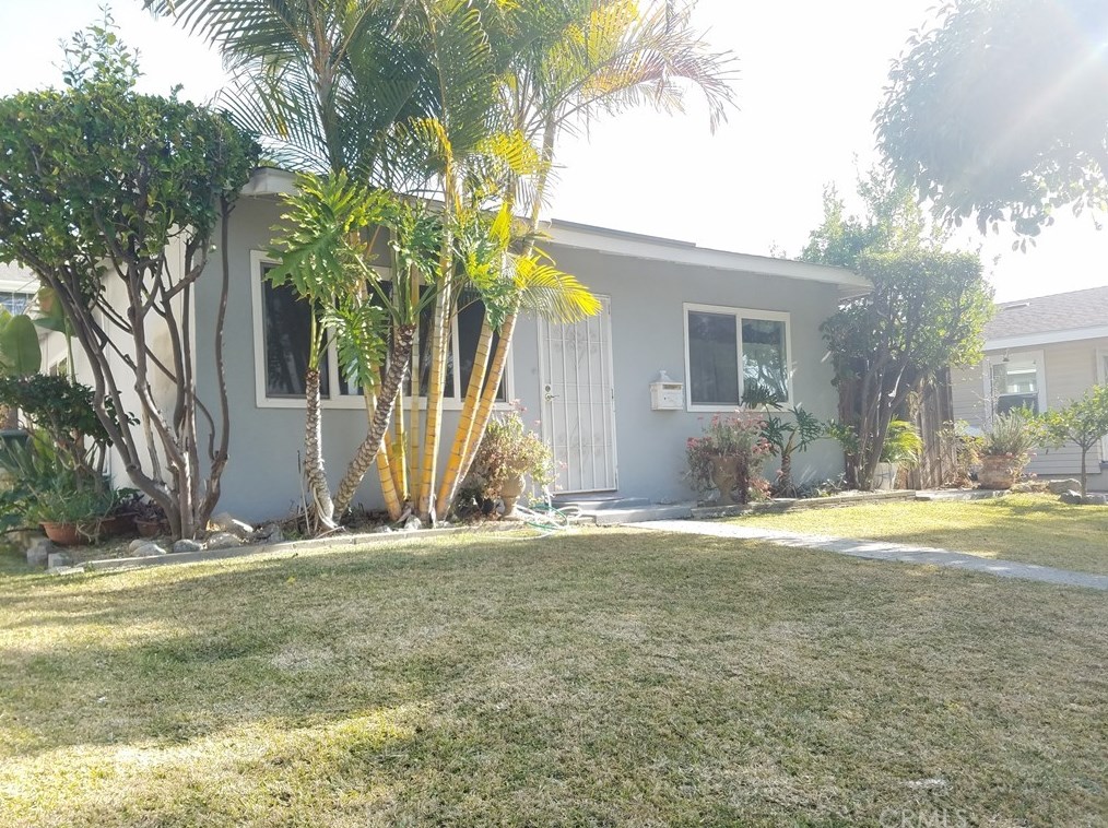 221 Shamrock Ave, Monrovia CA  91016-3026 exterior