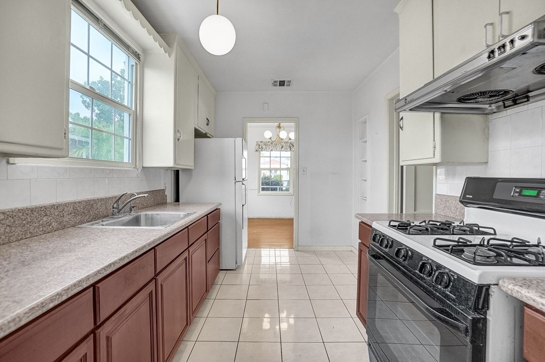 512 Markland Dr, Monterey Park CA  91754-7042 exterior