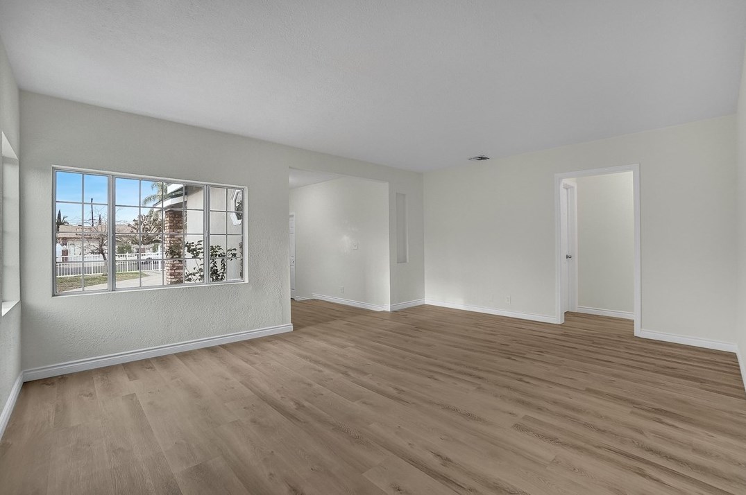 13700 Mercer St, Los Angeles CA  91331-3643 exterior