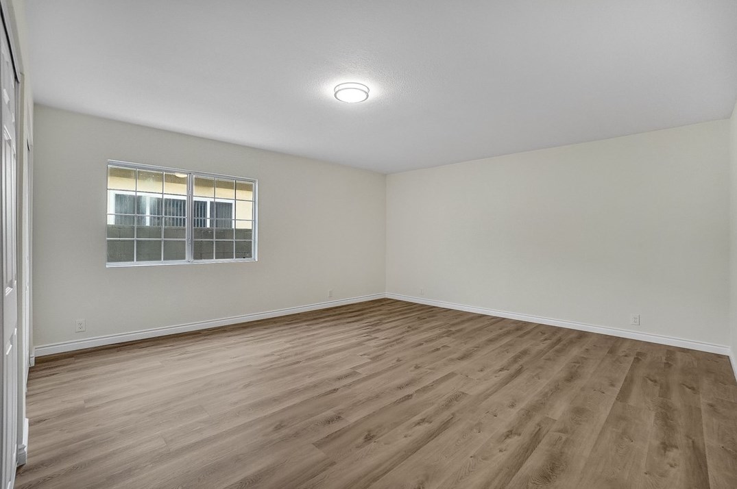 13700 Mercer St, Los Angeles CA  91331-3643 exterior