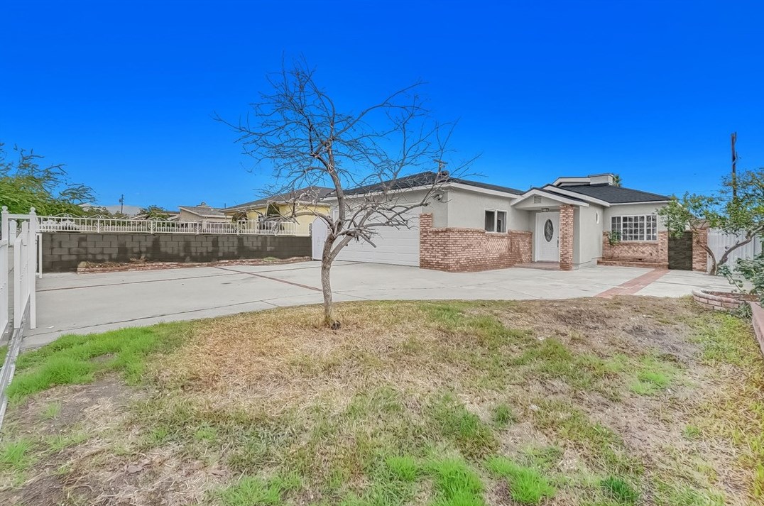 13700 Mercer St, Los Angeles CA  91331-3643 exterior