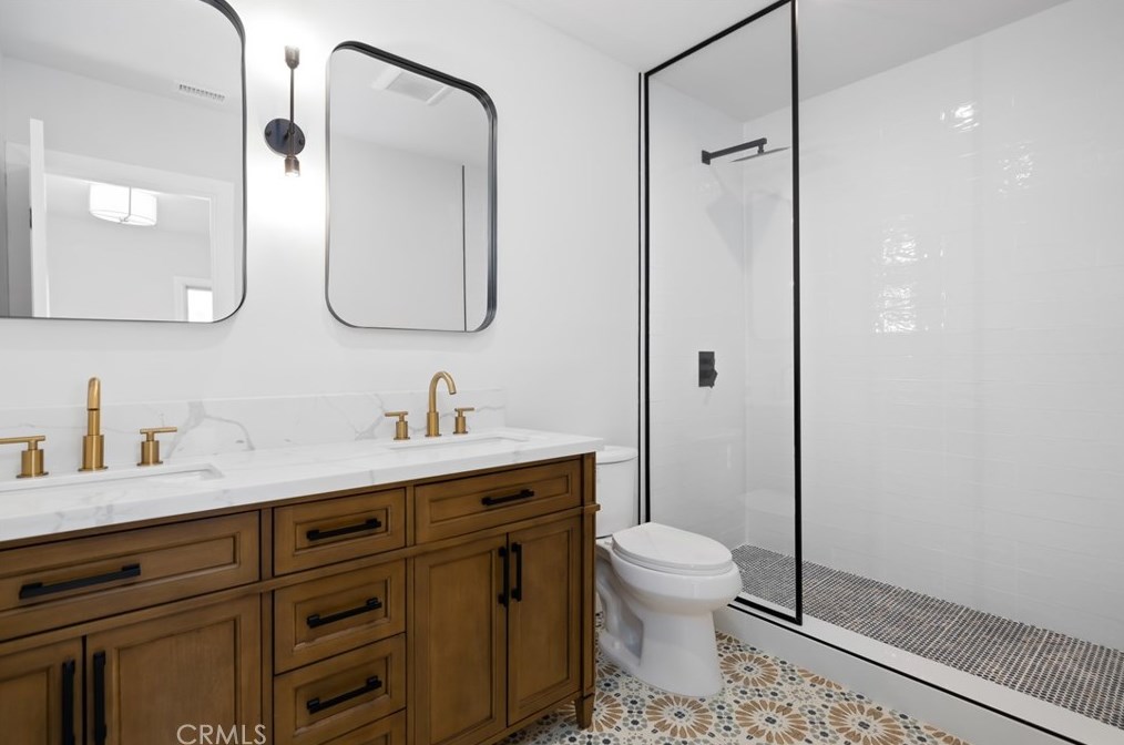 9630 Harvard, Los Angeles CA 90047-5216 exterior