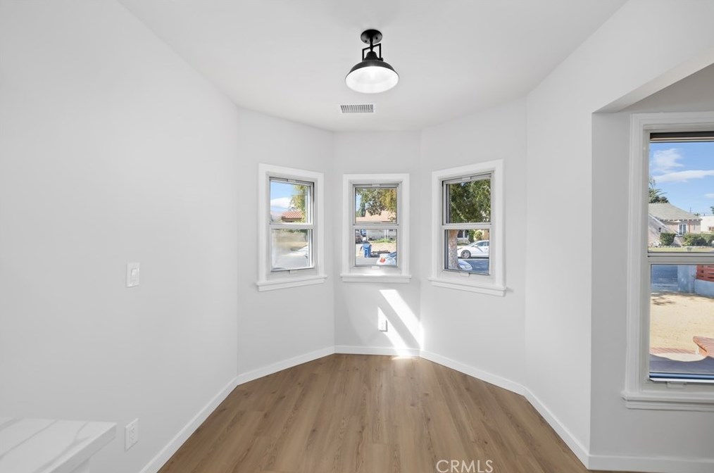 9630 Harvard, Los Angeles CA 90047-5216 exterior