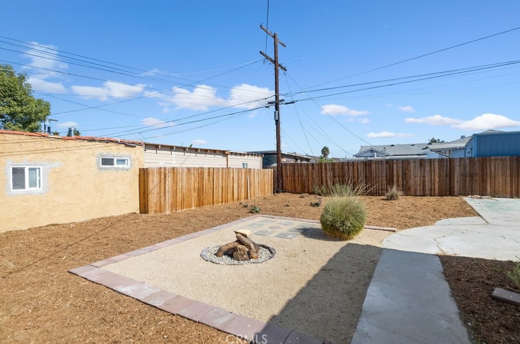 9630 Harvard, Los Angeles CA 90047-5216 exterior