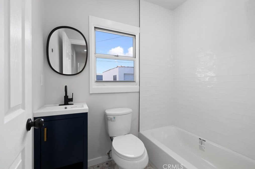 9630 Harvard, Los Angeles CA 90047-5216 exterior