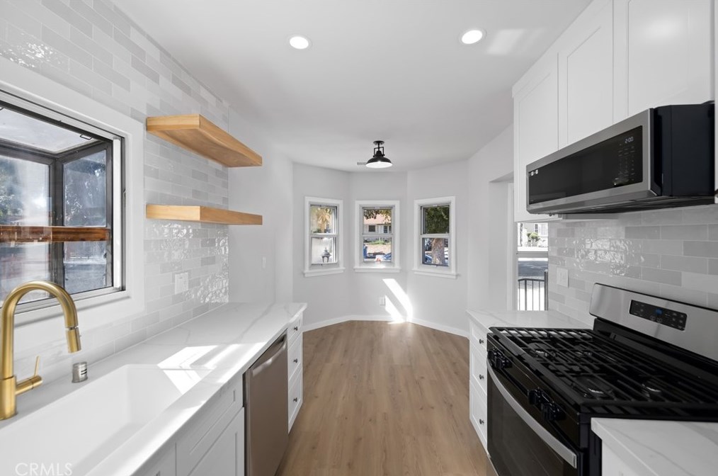 9630 Harvard, Los Angeles CA 90047-5216 exterior