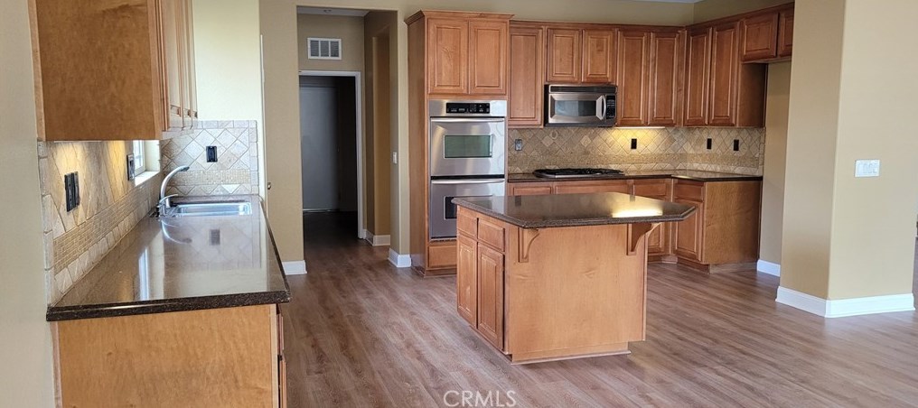 16126 Sedona Ln, Fontana CA  92336-5814 exterior