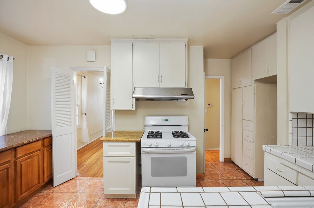 537 Almora St, Monterey Park CA  91754-6314 exterior