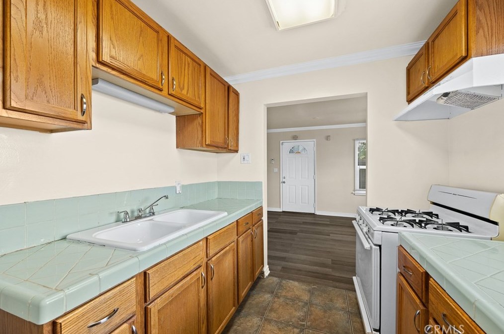 2838 Chadwick Cir, Los Angeles CA  90032-2728 exterior