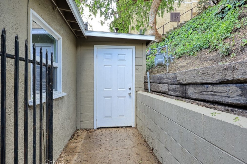 2838 Chadwick Cir, Los Angeles CA  90032-2728 exterior