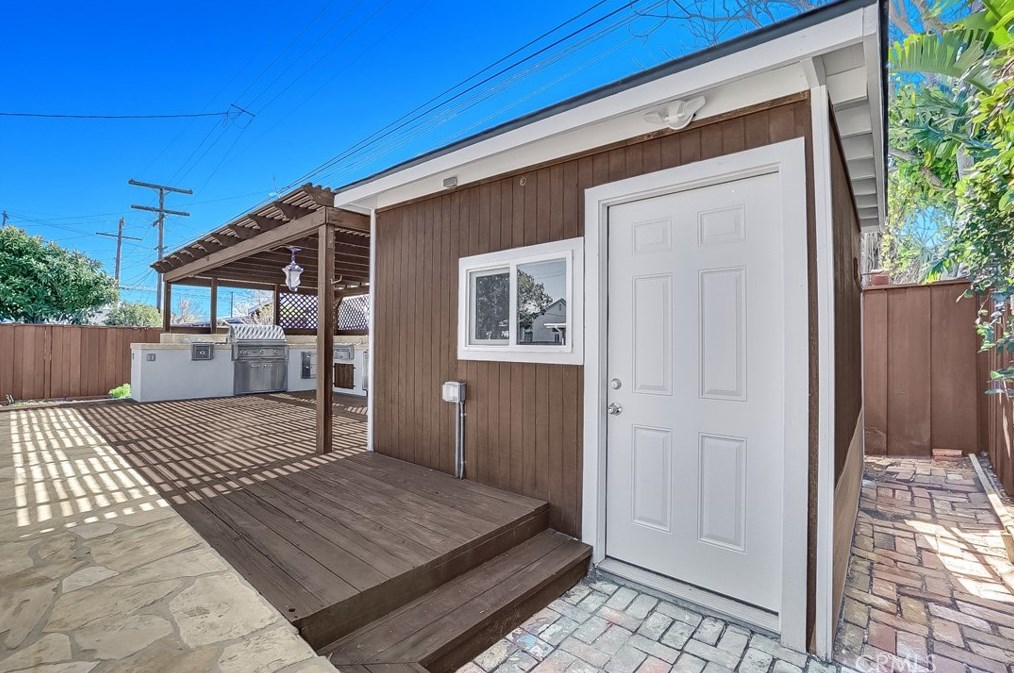 10327 Telfair Ave, Los Angeles CA  91331-3154 exterior