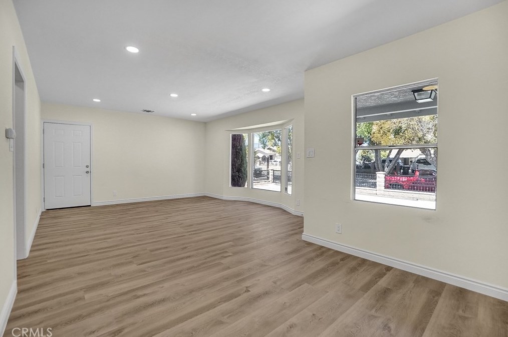 10327 Telfair Ave, Los Angeles CA  91331-3154 exterior