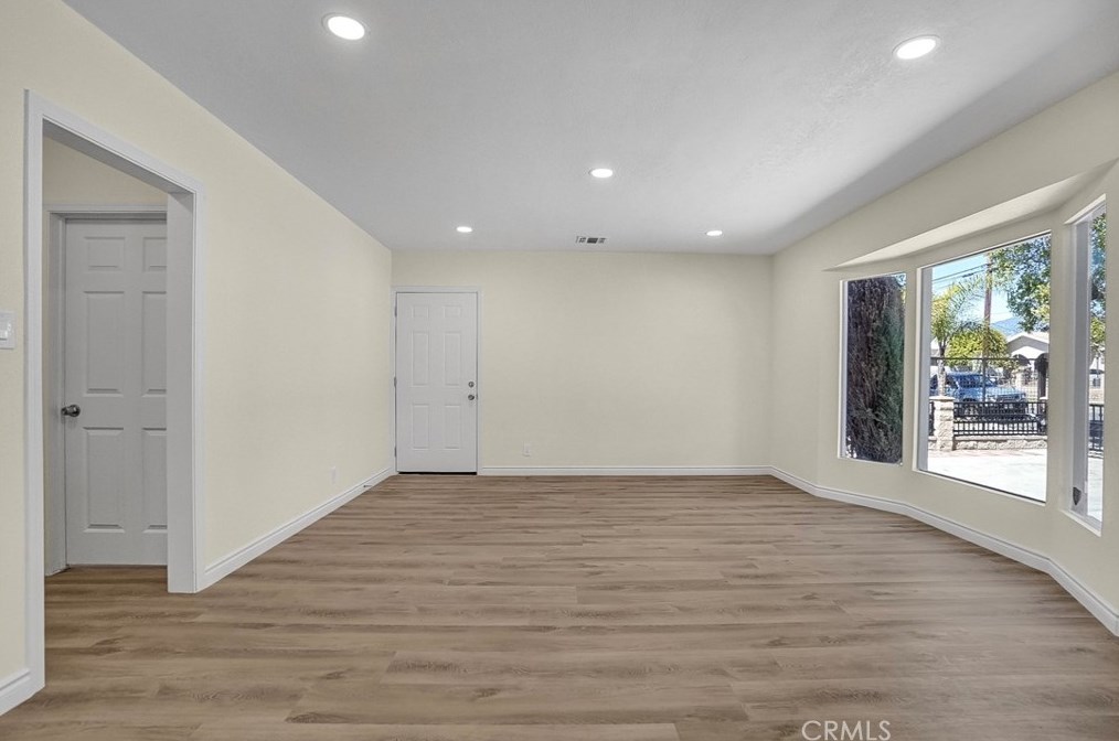 10327 Telfair Ave, Los Angeles CA  91331-3154 exterior