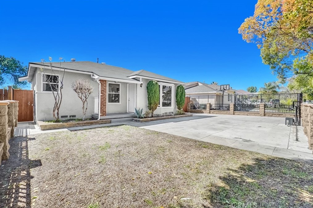 10327 Telfair Ave, Los Angeles CA  91331-3154 exterior