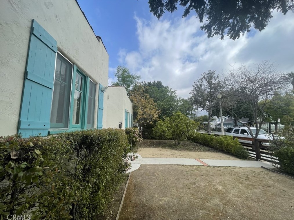 757 El Molino Ave, Pasadena CA 91106-3825 exterior