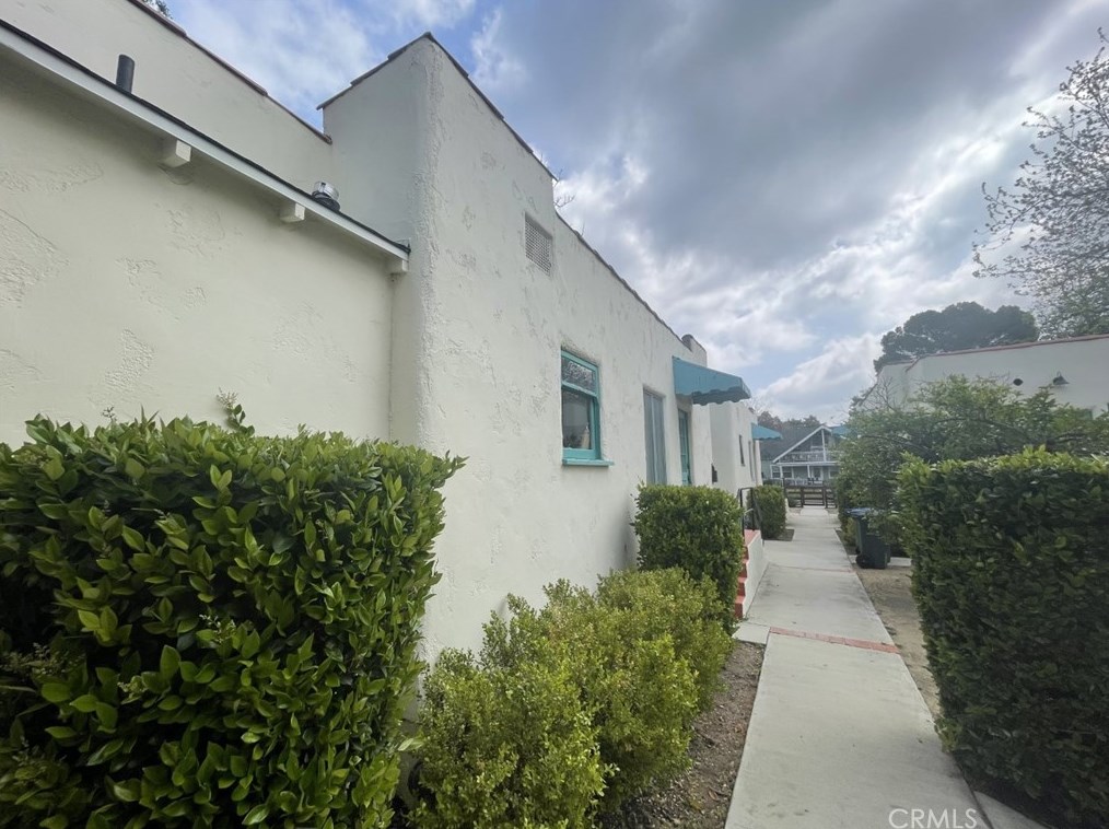 757 El Molino Ave, Pasadena CA 91106-3825 exterior