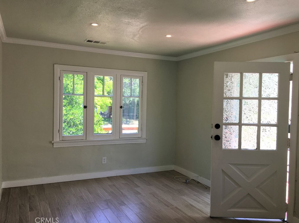 757 El Molino Ave, Pasadena CA 91106-3825 exterior