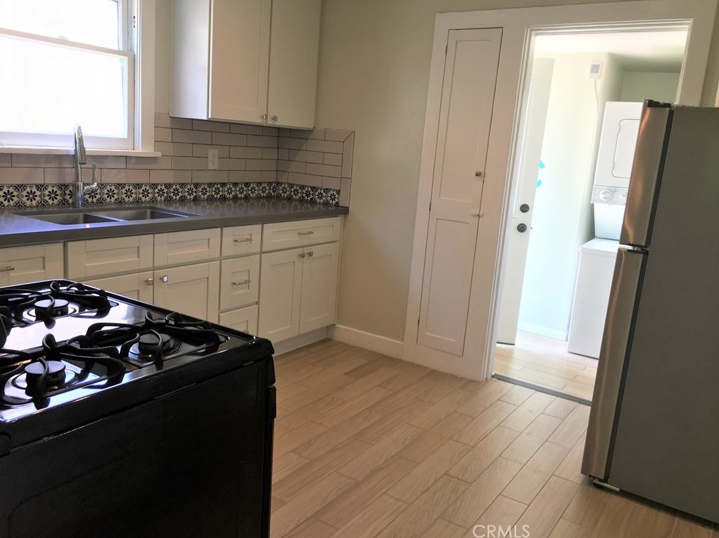 757 El Molino Ave, Pasadena CA 91106-3825 exterior