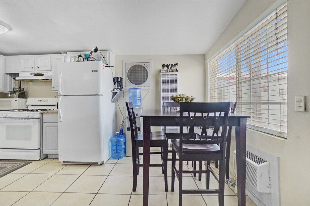 236 Alessandro St, Hemet CA 92543-4134 exterior